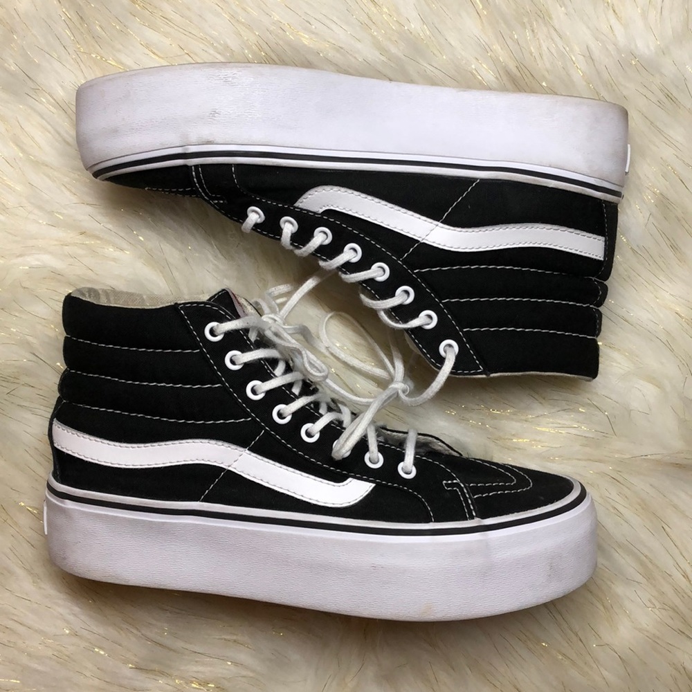 🖤Platform Vans High Tops🖤